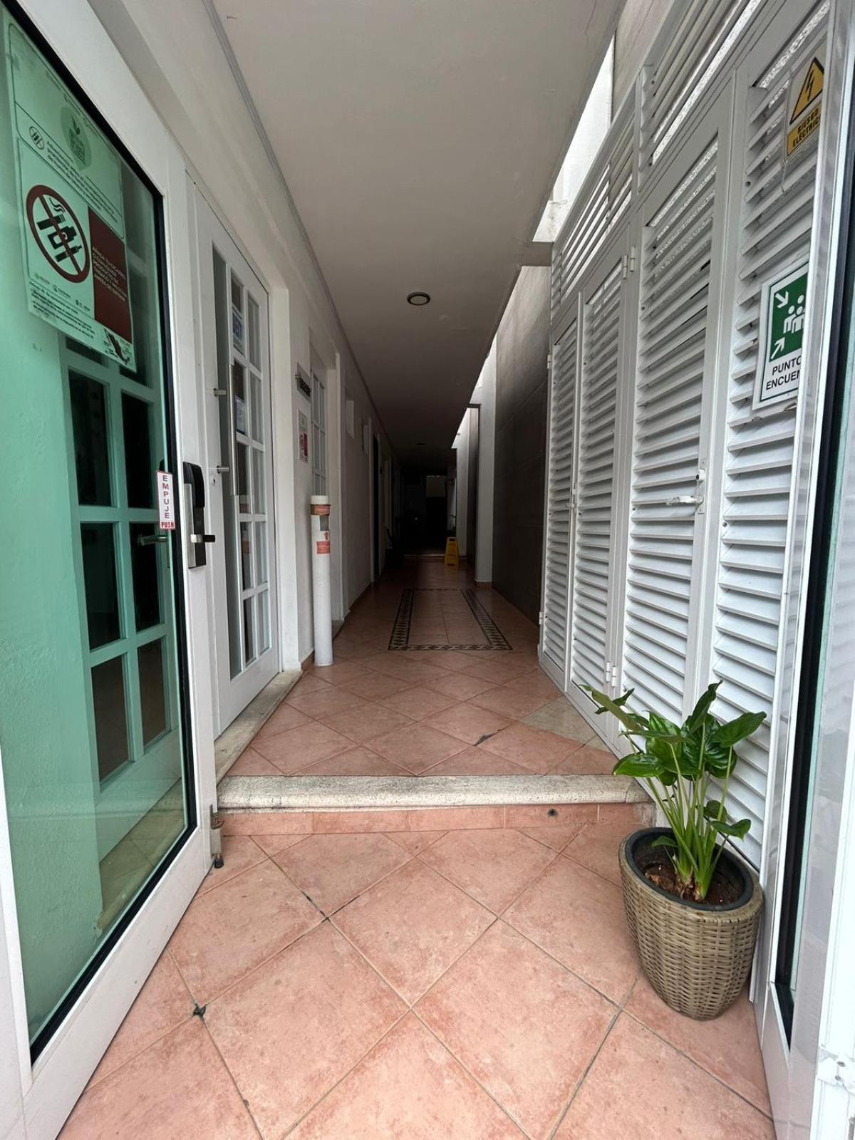 Hotel Marcianito Isla Mujeres Exterior foto